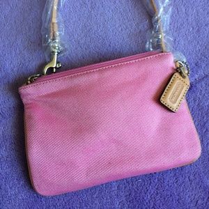 Wristlet-*Free with $20 purchase